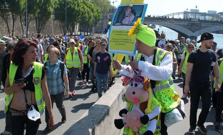 當地時間20日，巴黎再次發生大規模示威。（圖源：互聯網）