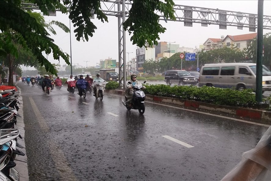 昨(3)日下午，本市多個郡縣突然降起了大雨。（圖源：金童）