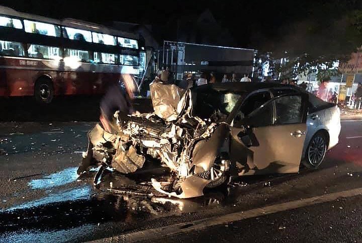 巴士不按路線行駛撞死 1 人 ảnh 1