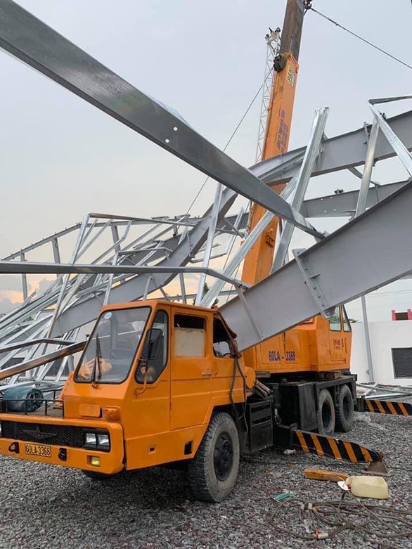 廠房倒塌現場。（圖源：霸山）