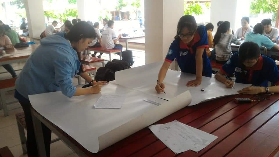 市師範大學中文系大學生每年都參加“為高考接 力”活動。