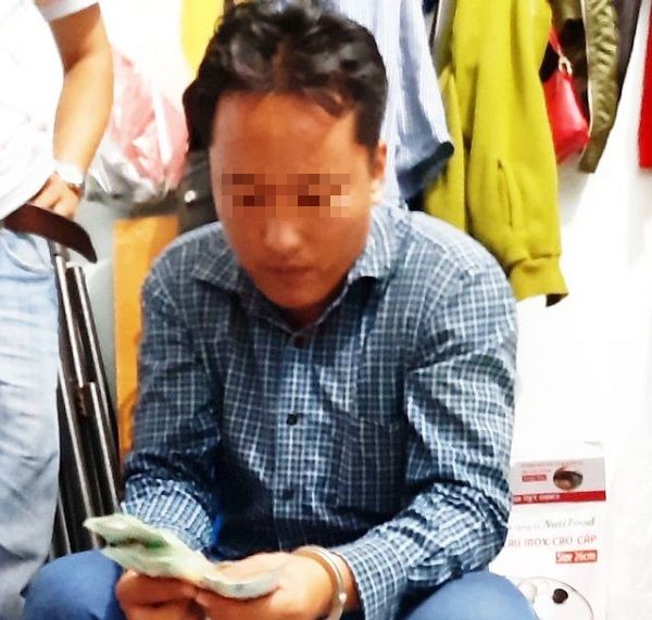 涉嫌偷竊財物犯罪的嫌犯黎懷南與物證。（圖源：H.Minh）