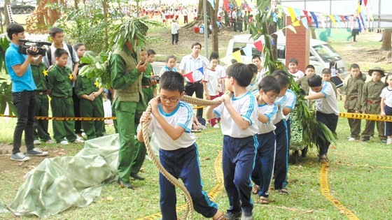 夏天是孩子們娛樂、鍛煉生活技能，而不是填鴨式教育知識的時間。