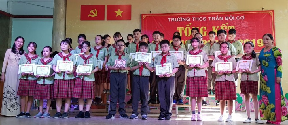 多所中學舉辦總結儀式 ảnh 1