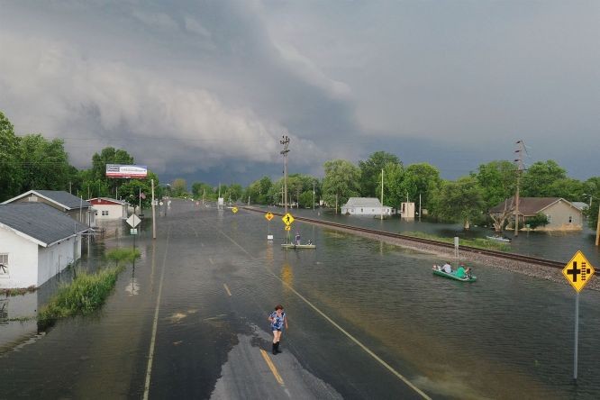 美國當地時間6月1日，密蘇里州境內的密蘇里河和密西西比河出現漫堤，阿州部分鄉村地區的居民被要求疏散。（圖源：Getty Images）