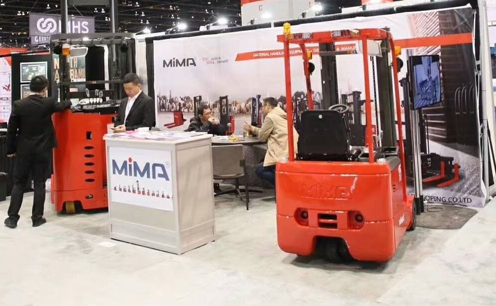 米瑪參加了越南、中國、歐洲和美國的展覽。