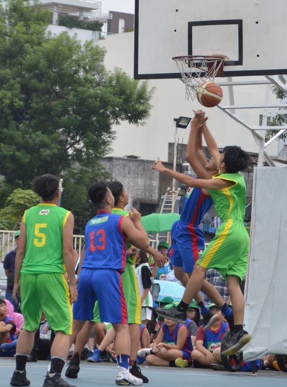 瑪麗‧居里隊(藍色)與明開隊比賽一瞥。