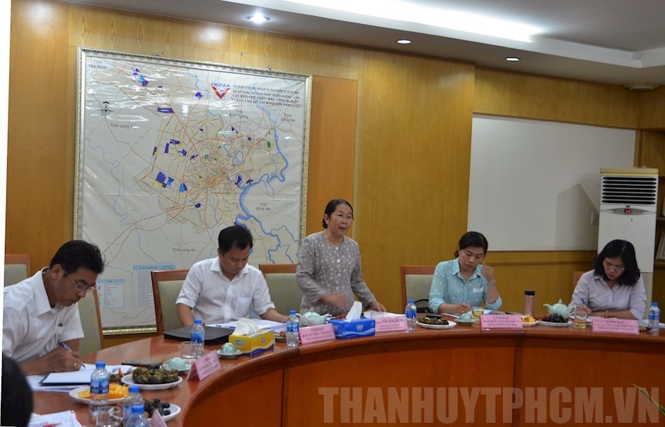 市委副書記武氏蓉（中）在會議上發言。（圖源：市黨部新聞網）