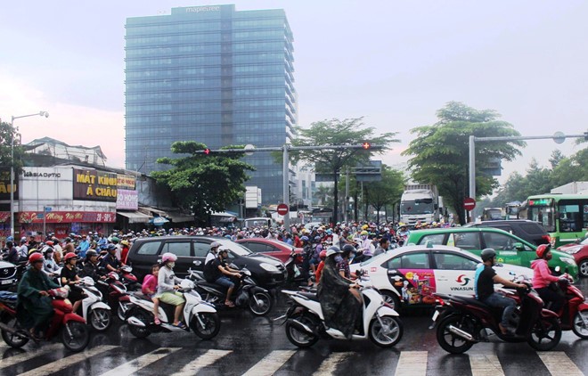 阮文靈與阮友壽交岔路口經常發生擁堵。