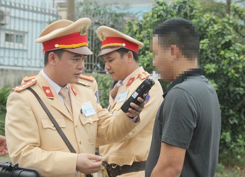 公安部首次建議公佈執勤交警的姓名及電話號碼。（示意圖源：線潘）