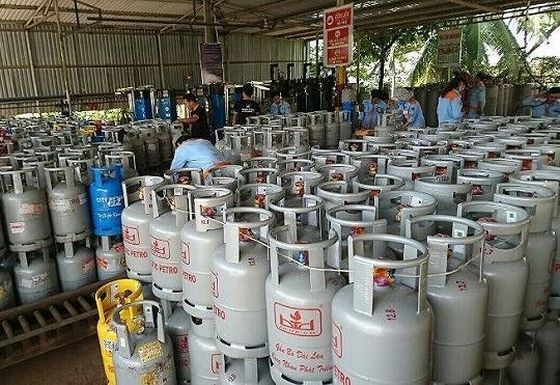 今(1)日起瓦斯每瓶下跌 1 萬 9000 元。（示意圖源：互聯網）