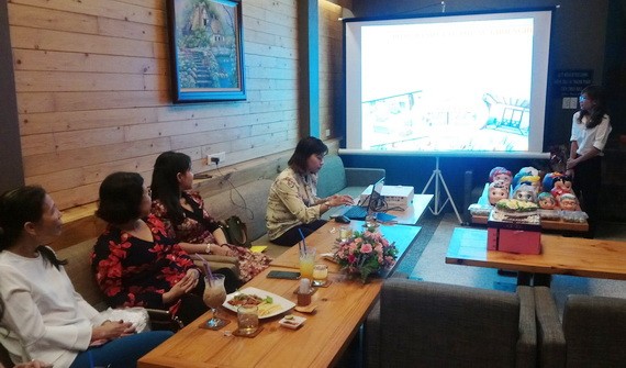 第十一郡婦聯會成員在座談會上分享創業經驗。（圖源：第十一郡婦聯會）