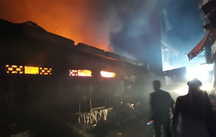 火警現場火勢猛烈迅速蔓延。（圖源：VOV）