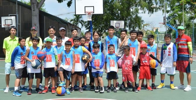 在週日上午練習的學員。