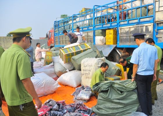 職能力量查獲走私商品。（圖源：互聯網）