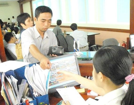 投資商在證券公司交易。