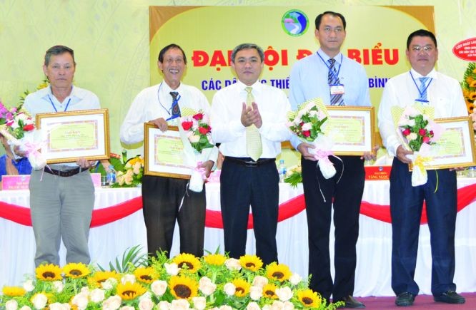 對在過去5年的民族工作有積極貢獻者，市民族處獎勵1集體及3位個人。