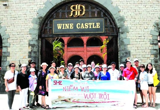 市商業華語培訓中心(SHZ)日前在藩切市舉行“17年行程”慶祝活動。