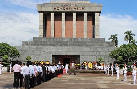 胡志明主席陵晉謁儀式一瞥。（圖源：互聯網）