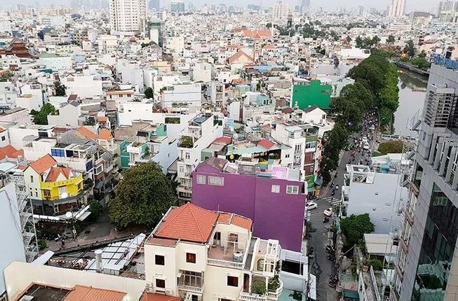 本市若干坊、郡面積小、人口多，所以不能達面積標準。