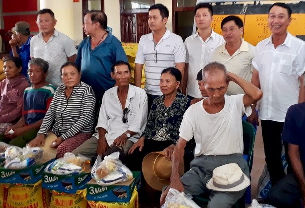 潼毛護國觀音廟派發盂蘭節禮物 ảnh 1