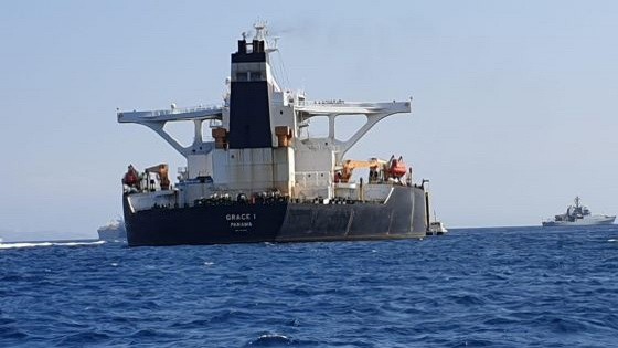 英國海外領地直布羅陀最高法14日宣佈放行超級油輪Grace 1。（圖源：路透社）