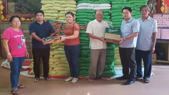 本市福建溫陵會館(觀音廟)昨(21)日開始贈送禮物給貧困戶與社會慈善單位。