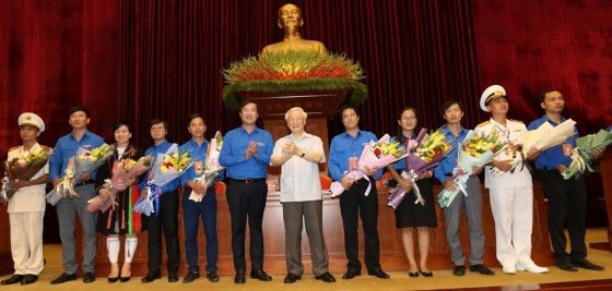 黨中央總書記、國家主席阮富仲與模範青年黨員會晤。（圖源：越通社）