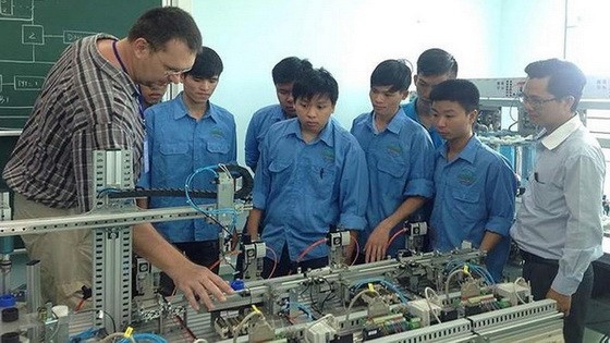 在越工作外國人不少時候在溝通方 面會遇到語言上的障礙。