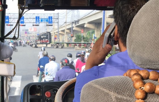 這是我們之前在某天上午7時許，乘坐車牌編號53N-4339巴士所拍到的圖片。