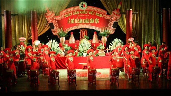 越南舞台日10週年紀念儀式文藝表演節目。（圖源：越通社）