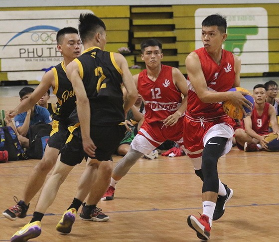 ３人籃球賽比賽一瞥。