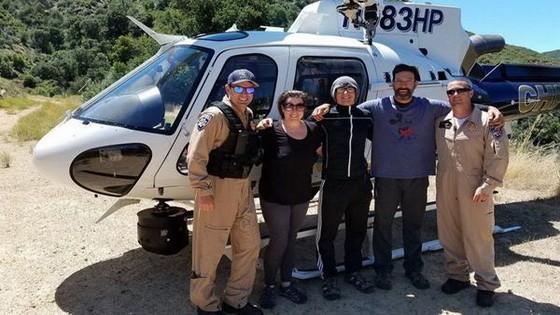 美一家三口被困湍急瀑布終獲救。（圖源：互聯網）