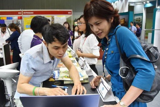 獨自旅行的趨勢日益普遍，不僅背包遊客，而連有經濟條件的遊客也喜愛自由行以休養、體驗和尋找對工作的興趣。在2019年本市國際旅遊展銷會（ITE HCMC 2018）範圍內的獨自旅行趨勢（Solo Traveller）研討會最近在本市召開。