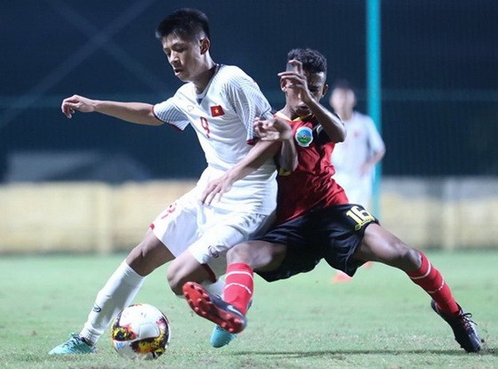 越南隊（白衣）2比0勝東帝汶隊。（圖源：互聯網）