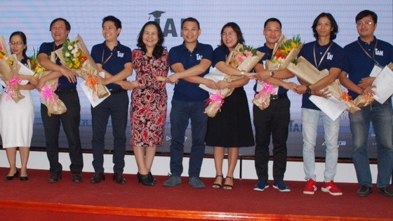 胡志明市國際原留學生俱樂部(iAn俱樂部)成立儀式。