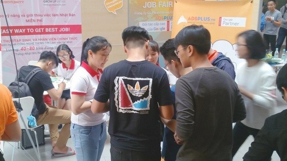 由市青年就業服務中心與市工業大學配合舉辦的“就業招聘盛會”，將於本月26日上午7時30分在第七軍區體育館進行。（示意圖源：寡沙）