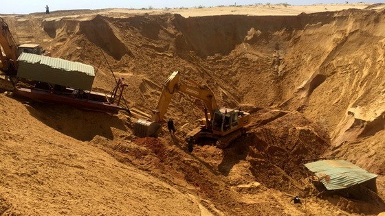 鈦礦開採場坍塌現場。（圖源：俊傑）