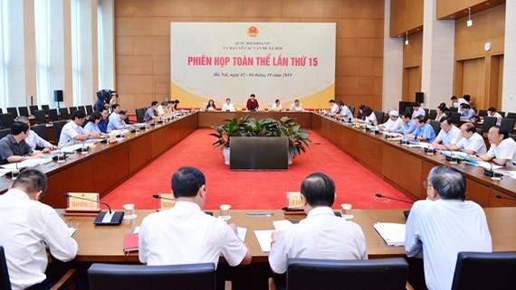 國會社會問題委員會第十五次全體會議現場。（圖源：戰勝）