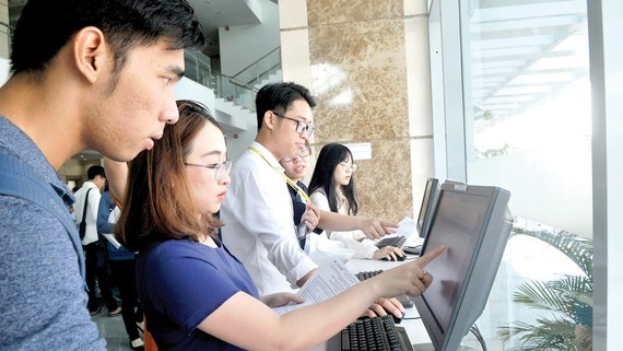 本市企業上網報稅。