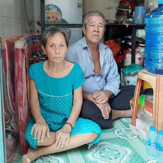 馮滿朝、胡秀珍夫婦。