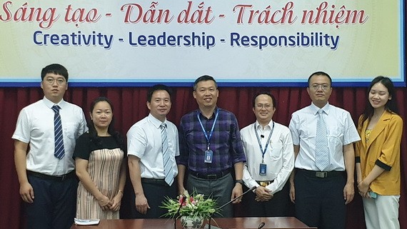 雙方代表合照。