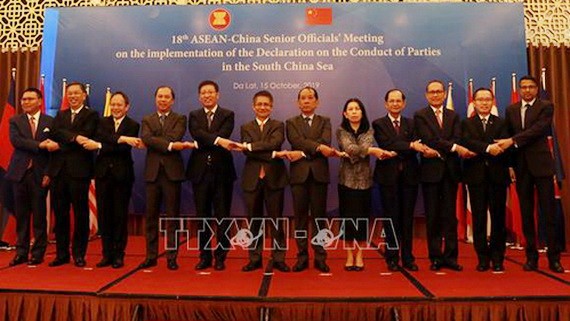 與會國代表合影。（圖源：越通社）