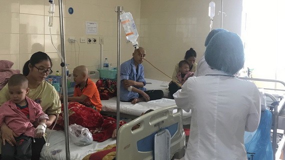 我國每年有近16萬5000例癌症新病例。圖為入住醫院接受治療的癌症患者。（圖源：H.A）