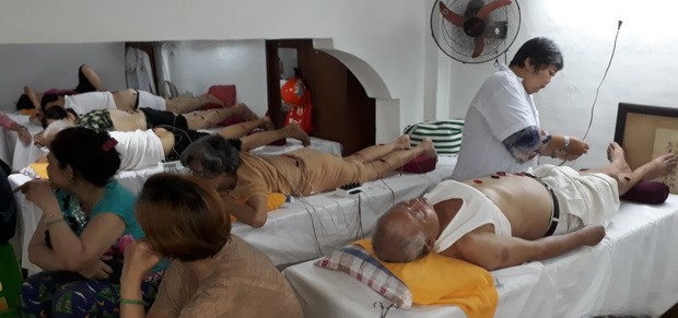 第五郡東醫會慈善診所 每週為逾 500 病人免費診治病 ảnh 1