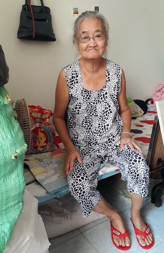 楊美森年老多病，腰腿不靈。