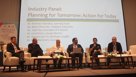 越澳兩國企業家代表在研討會上分享意見和交換構思。（圖源：何平）