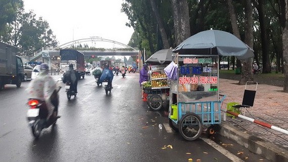 人行道再次被佔用 ảnh 1