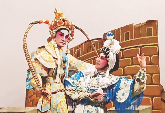 林振威 -江秀珍合演“鐵馬銀婚”。