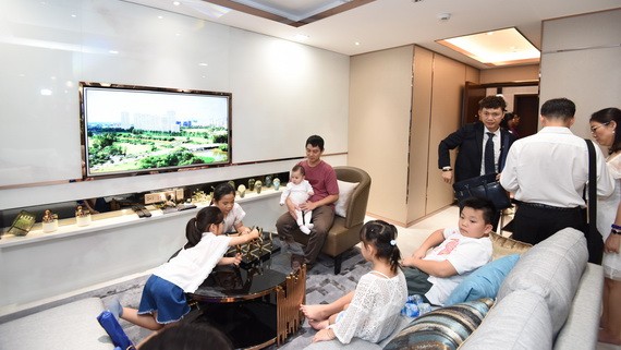 客戶作實地考察。（圖源：互聯網）